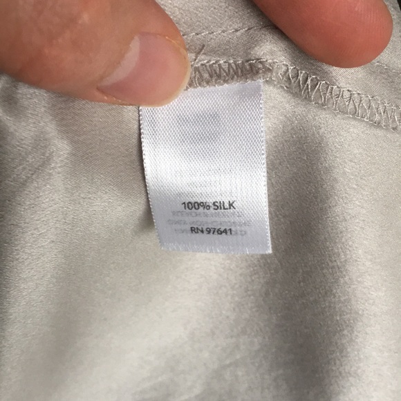 Silk silver tunic with shimmery tint - Picture 3 of 3